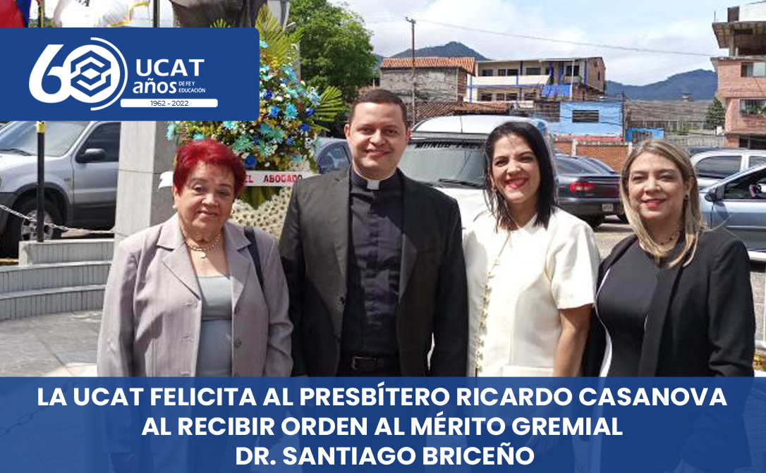 La UCAT felicita al Presbítero Ricardo Casanova al recibir Orden al